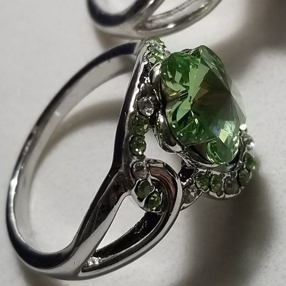 5 LEAVES GOOD LUCK Clover Swarovski Cz Flower Ring SIZE 8 Design MAY BIRTHSTONE - Picture 5 of 5